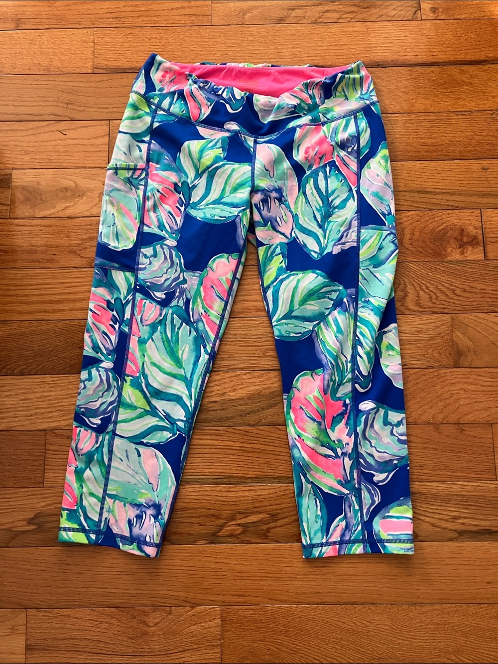 Lilly Pulitzer Luxletic Blue Patterned Capri Leggings - Large